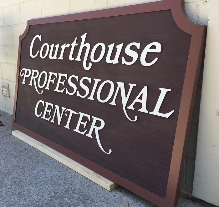 Courthouse Professional Center dimensional sign