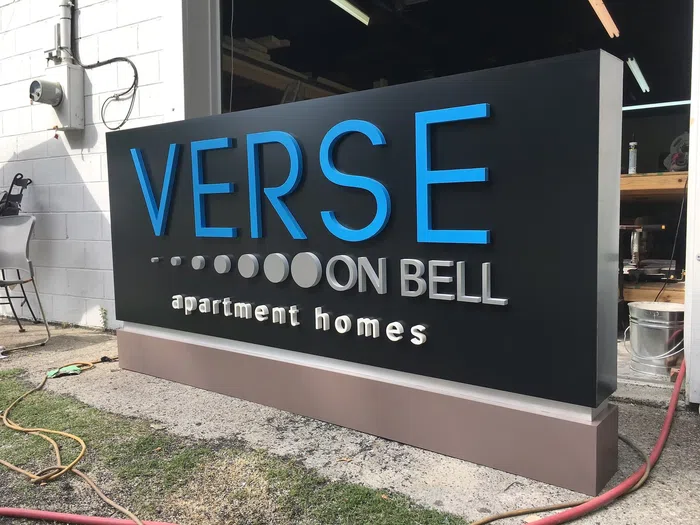 Verse on Bell apartment monument sign